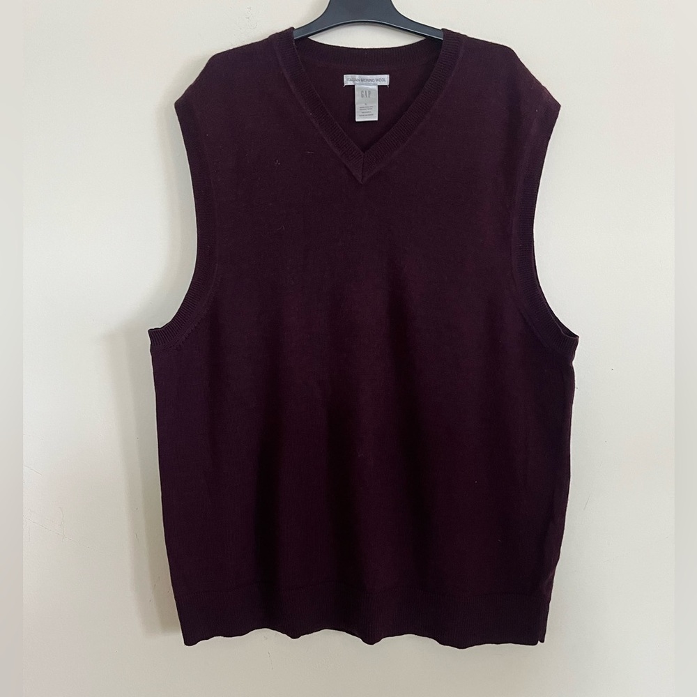 GAP Men's V-Neck Sweater Vest in Deep Burgundy